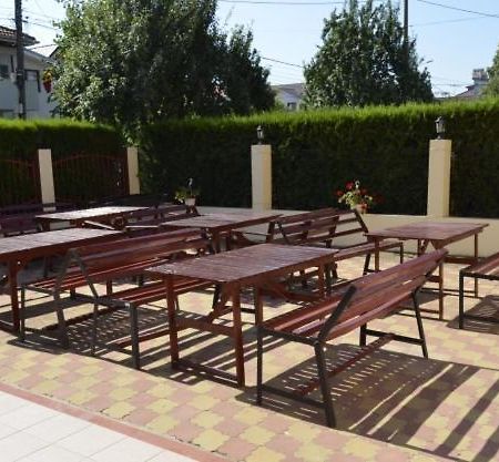 Hotel Talisman Костинещи Екстериор снимка