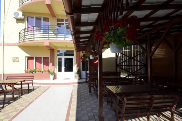 Hotel Talisman Костинещи Екстериор снимка