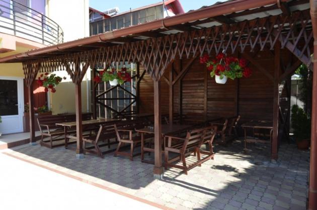 Hotel Talisman Костинещи Екстериор снимка