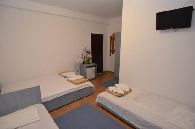 Hotel Talisman Костинещи Екстериор снимка